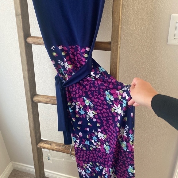 NWT - Moon River Size XS long dress, plunge v neck, with waist tie - Picture 2 of 6